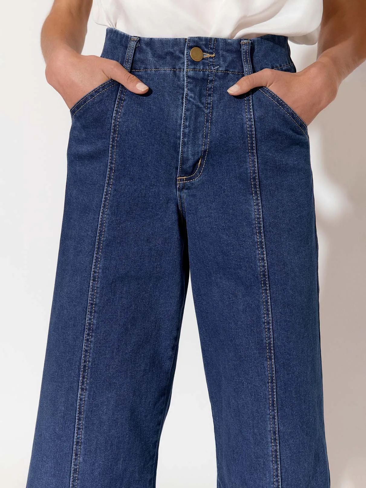 Stitch Detail Crop Jean Mid Denim adorne