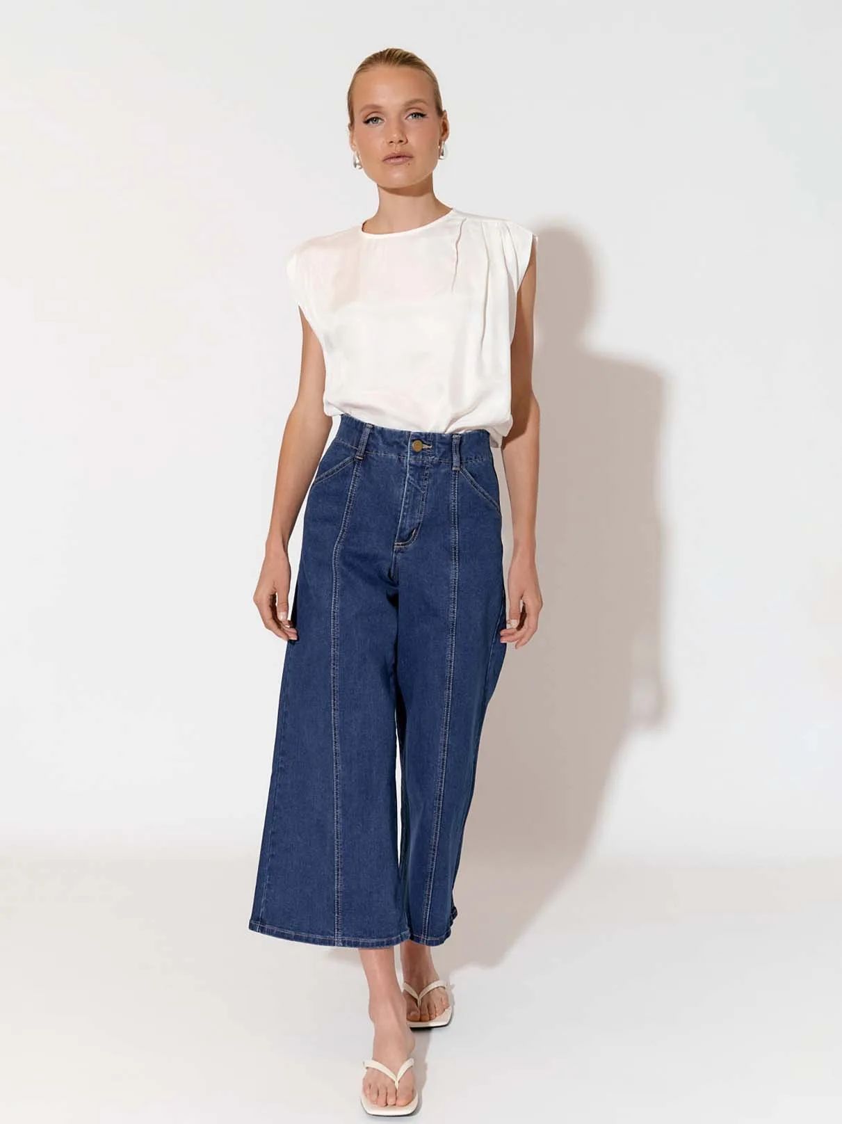 Stitch Detail Crop Jean Mid Denim adorne