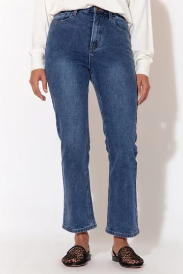 Kick Flare Crop Jean Mid Denim adorne Kick Flare Crop Jean Mid Denim adorne