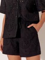 Relaxed Broderie Short Pink adorne