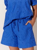 Relaxed Broderie Short Pink adorne