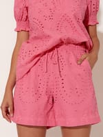 Relaxed Broderie Short Pink adorne