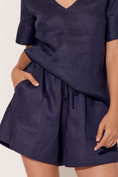 Pocketed Linen Short Navy adorne