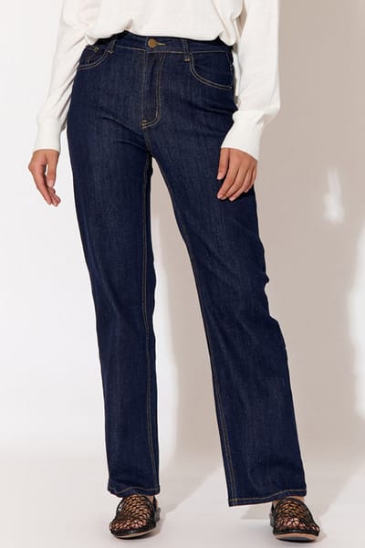 Straight Leg Jean Dark Denim adorne