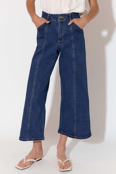 Stitch Detail Crop Jean Mid Denim adorne