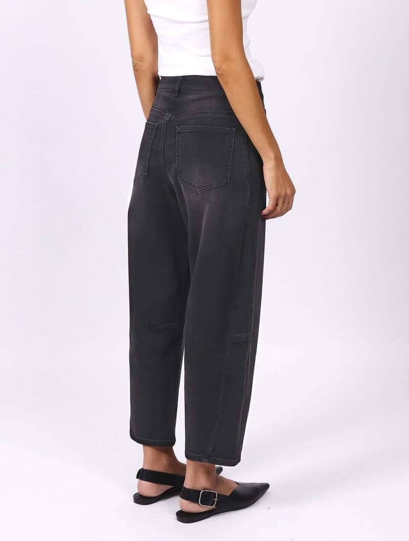 Toni Barrel-Leg Jeans Black Leoni