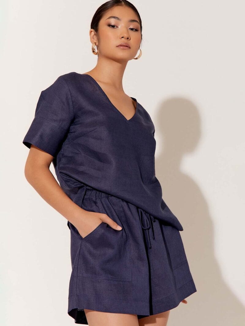 Pocketed Linen Short Navy adorne