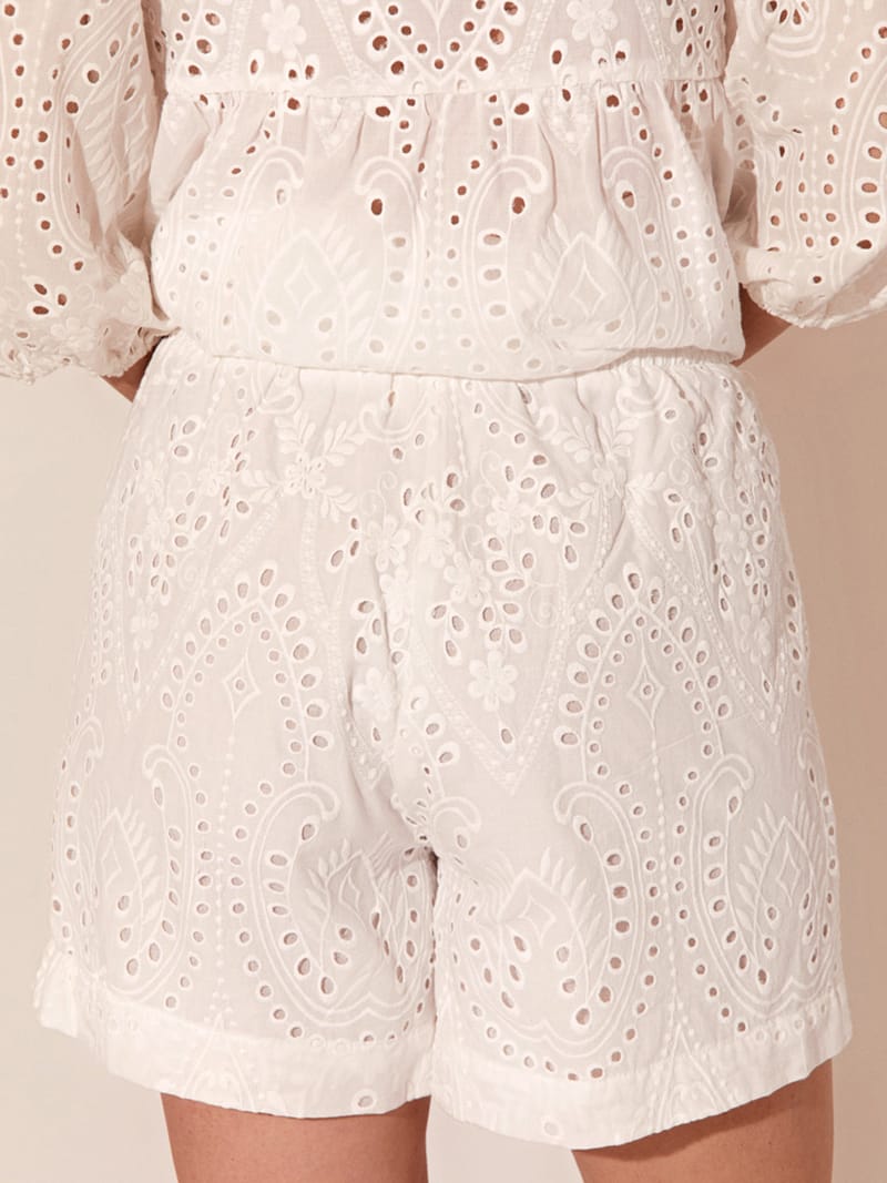 Relaxed Broderie Short White adorne