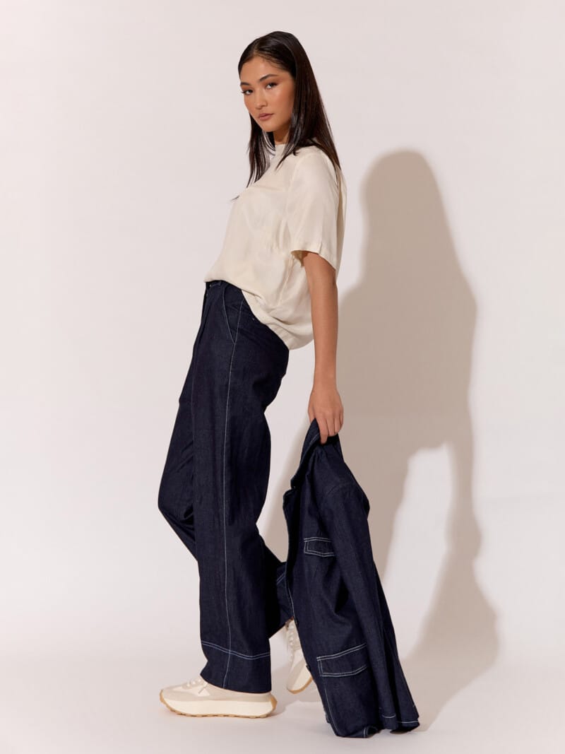 Pleat Detail Relaxed Jean Navy adorne