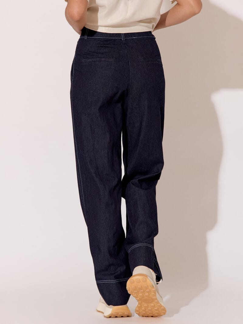 Pleat Detail Relaxed Jean Navy adorne