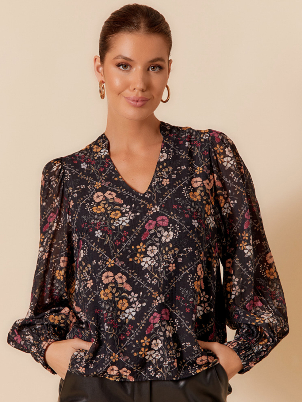 Relaxed Sleeve Top Black Adorne