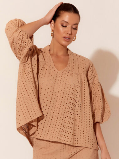 Relaxed Broderie Top Camel Adorne