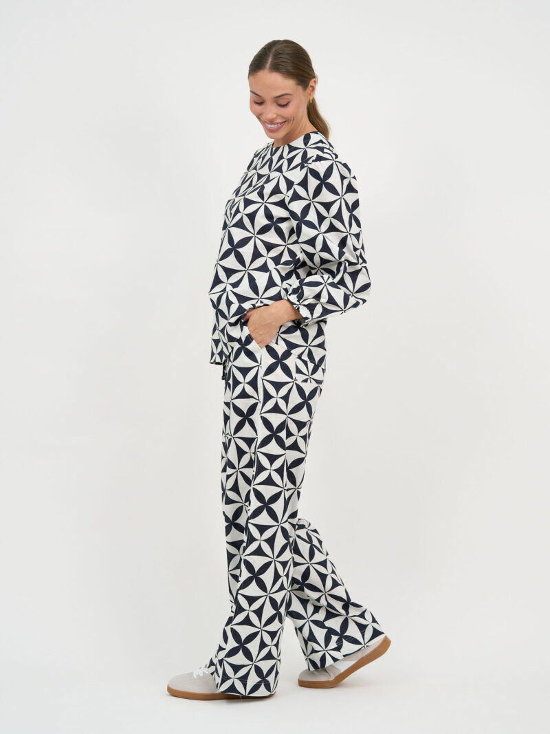 Linen Balloon Sleeve Top Black Liberty Rose