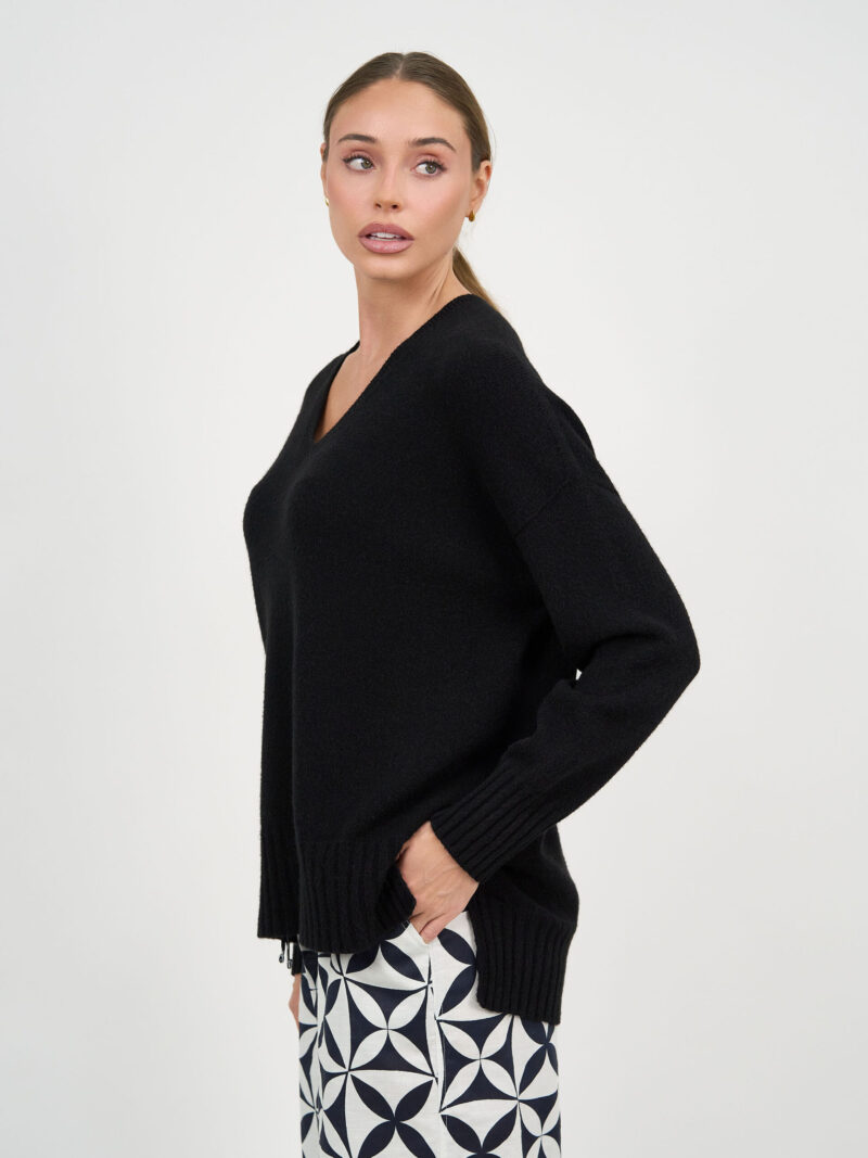 Vee Neck Ribbed Knit Black La Strada
